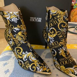 Versace logo Boots New in box